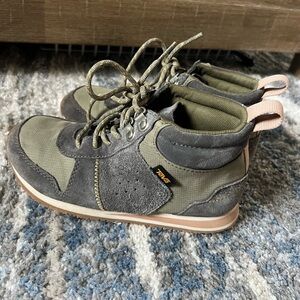Teva casual boots
